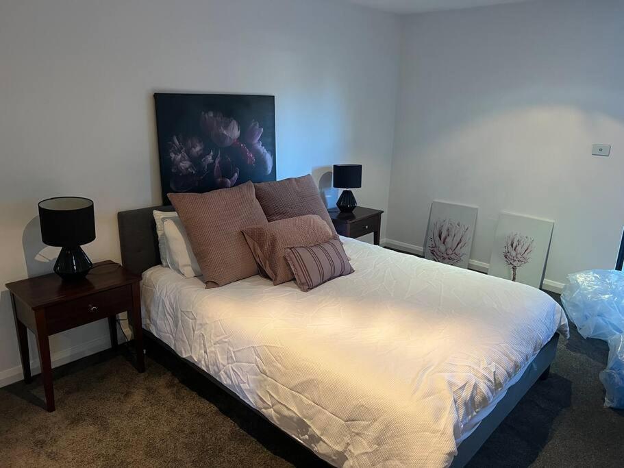Large Executive 3 Bedroom Yarralumla Ngoại thất bức ảnh