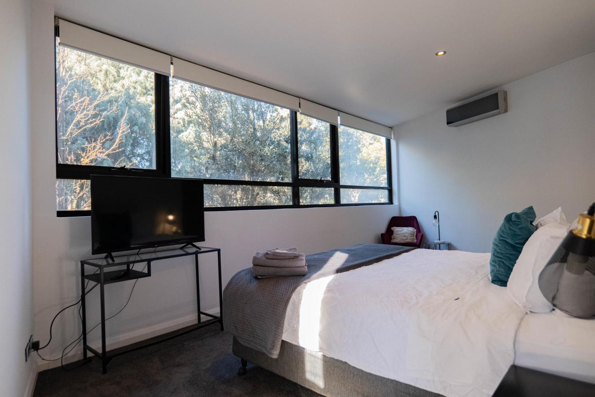 Large Executive 3 Bedroom Yarralumla Ngoại thất bức ảnh