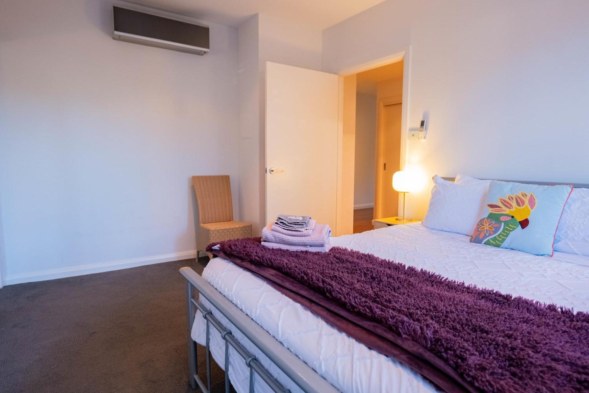 Large Executive 3 Bedroom Yarralumla Ngoại thất bức ảnh