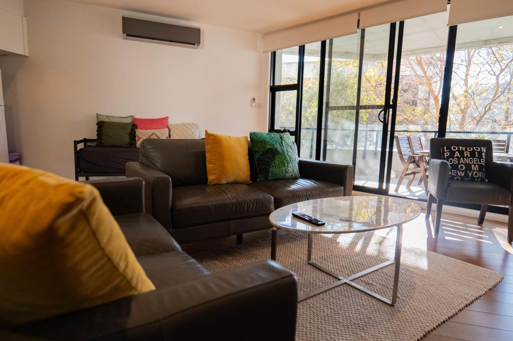 Large Executive 3 Bedroom Yarralumla Ngoại thất bức ảnh